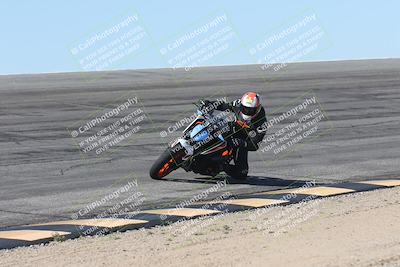 media/Oct-13-2025-Moto Forza (Mon) [[a66d839500]]/3-B Group/Session 2 (Bowl)/